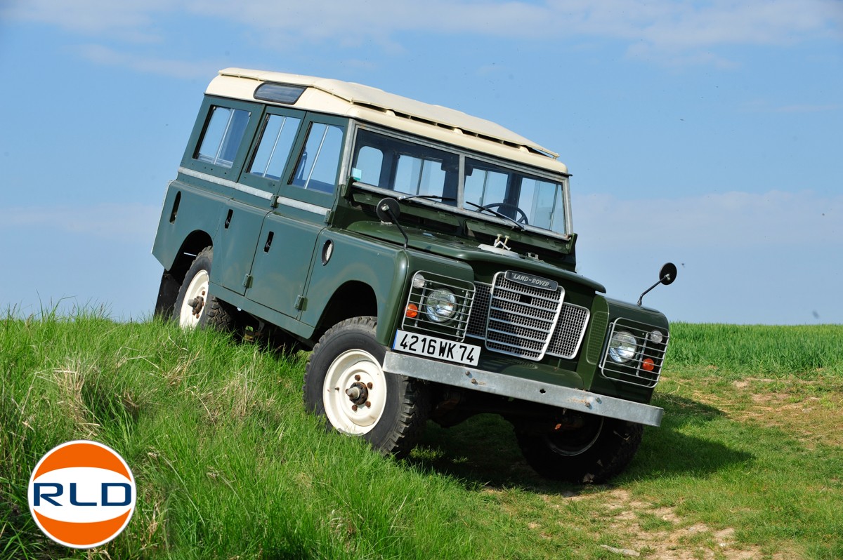 Land Rover 109 SIII 6 cylindres